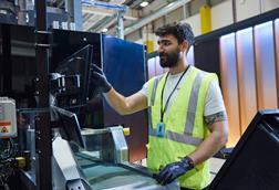 Amazon worker using the Universal Item Sorter