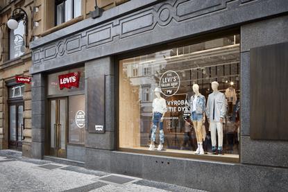 Levis_Store_Praha_BoysPlayNice_02